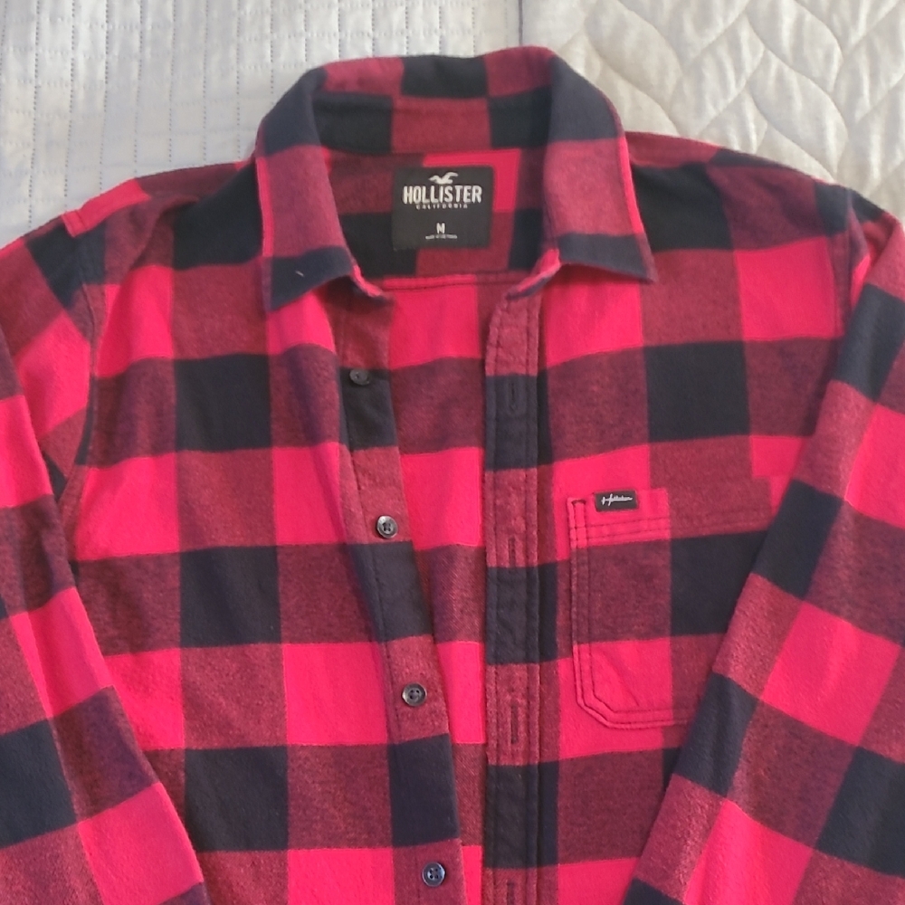 Hollister Men's Red and Black Checkered Shirt